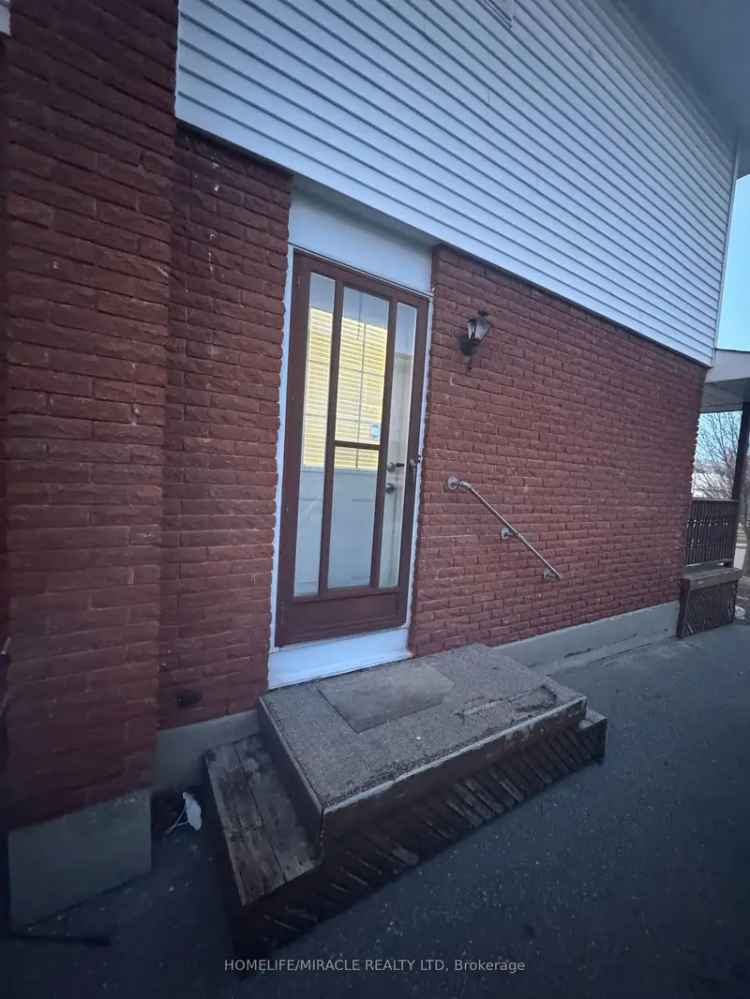 156 Gladstone Avenue Oshawa Detached Home Family Friendly Pie Shaped Lot