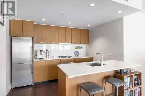 Luxury Yaletown Condo 1 Bed + Den Stunning City Views