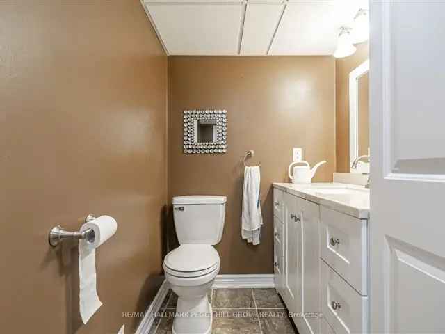 House For Sale in Barrie, Ontario