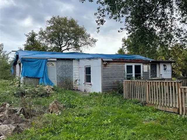 Bungalow On Large Lot Across From Salmon River Renovation Project