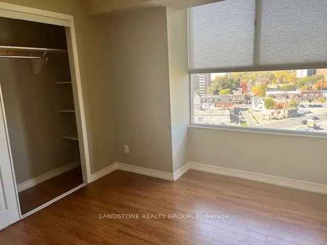 Luxury 2-Bedroom Condo in St Catharines All Utilities Included