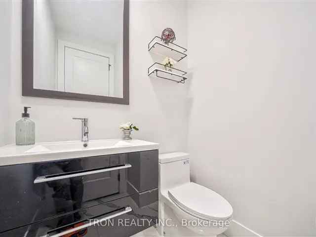 House For Sale in Toronto, Ontario