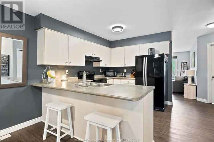 3 Bedroom Townhouse Near Amenities and Schools