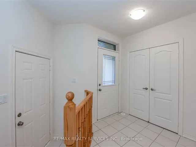 3 Bedroom 4 Bath Townhouse in North Oakville