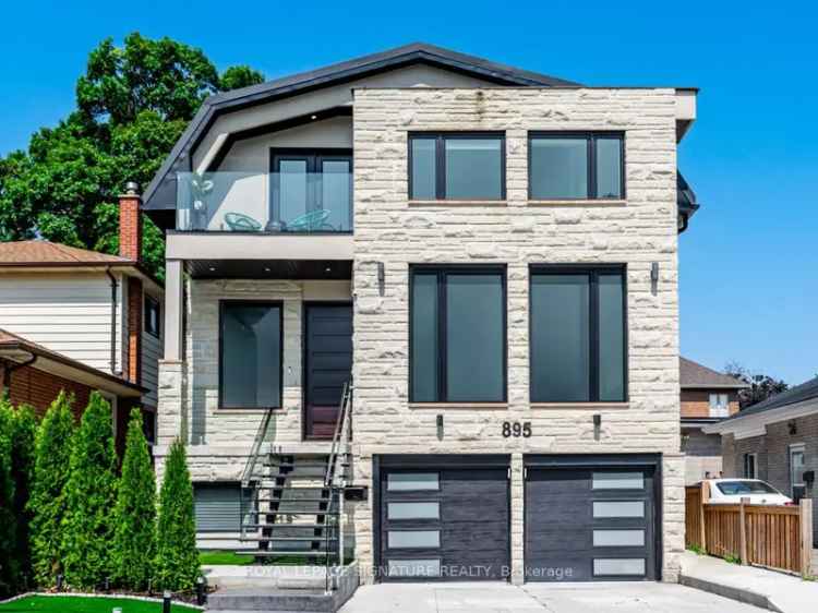 House For Sale in Mississauga, Ontario