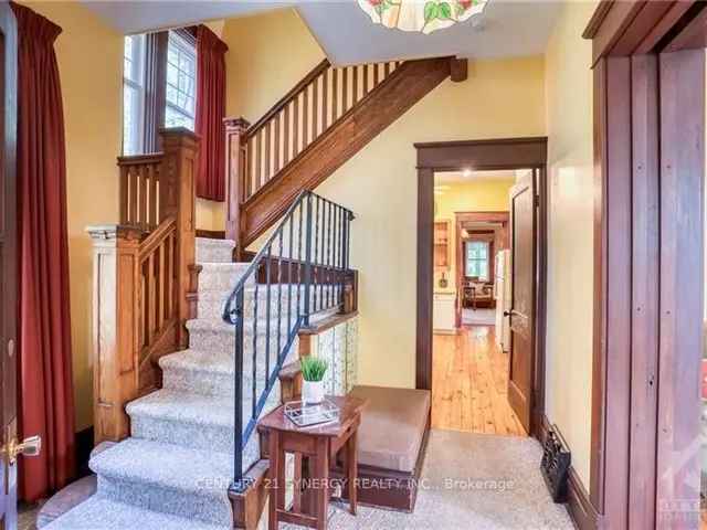 House For Sale in Perth, Ontario