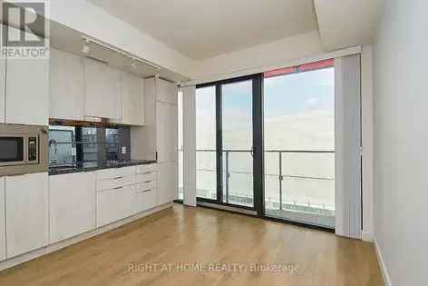 1 room apartment of 295 m² in Toronto