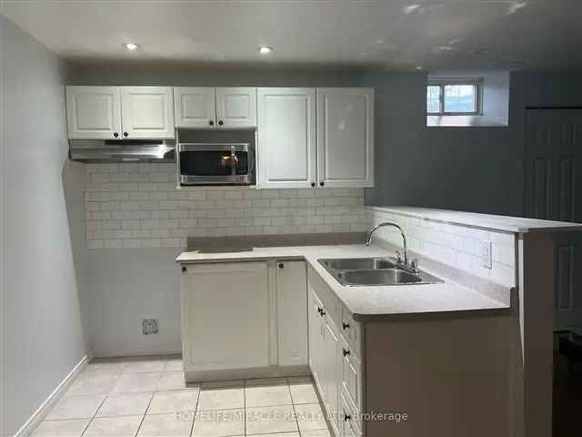 Spacious 2 Bedroom Basement Apartment in Brampton