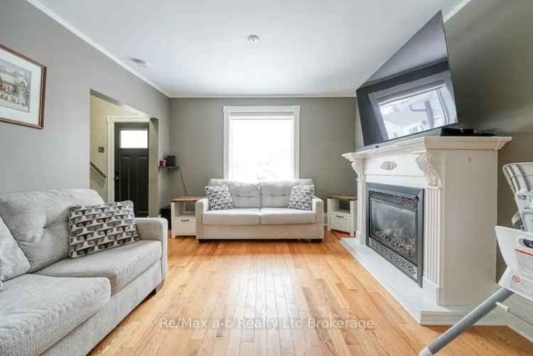 Buy House in West Lorne with Spacious Layout and Private Hot Tub