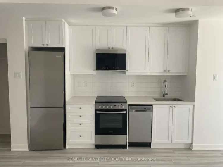 Quiet Condo Near Schools and Highways