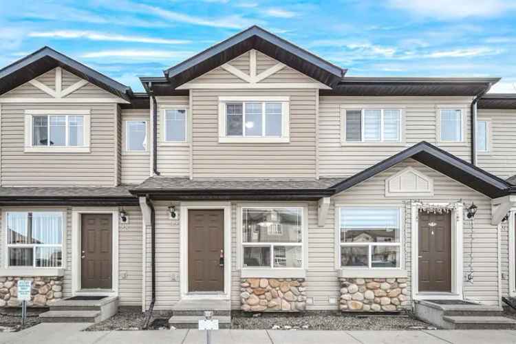 House For Sale in Calgary, Alberta