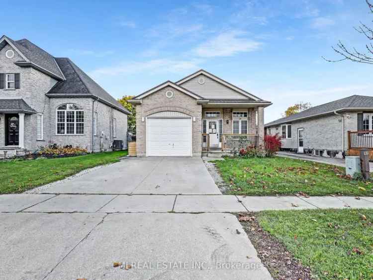 House For Sale in 32, Donker Drive, St. Thomas, Ontario