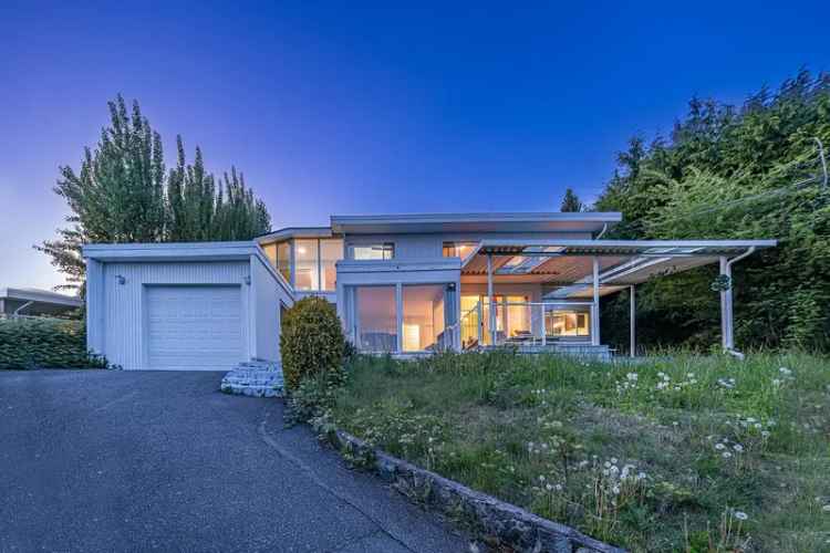Luxury 4-Bedroom Home in Queens West Vancouver