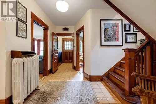 Seaton Village 6 Bedroom Home 3 Car Garage Basement Apartment