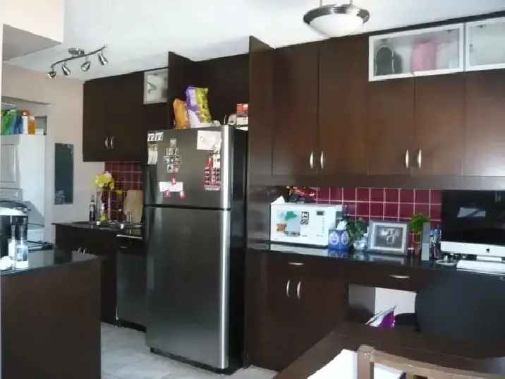 Sunalta beautiful 1 bedroom parkg,insuite laundry $1575/m elec