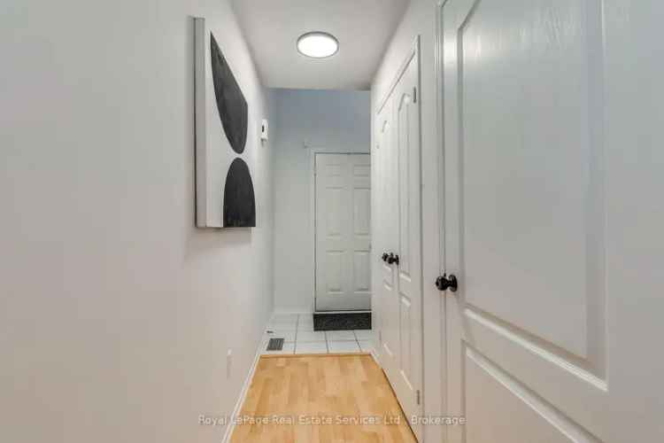 Updated Ancaster Townhouse - 2 Spacious Bedrooms - Move-in Ready