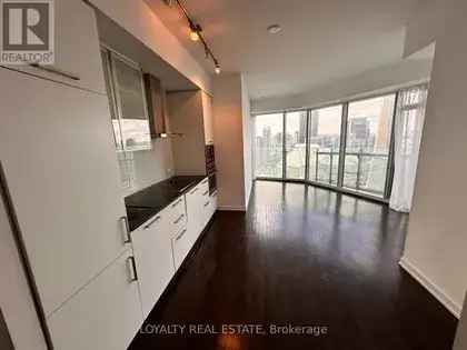 2 Bedroom 2 Bathroom Toronto Apartment 73m2 Near Union Station