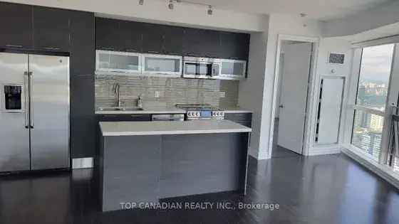 Luxury 2-Bedroom Condo in Toronto with Panoramic Views