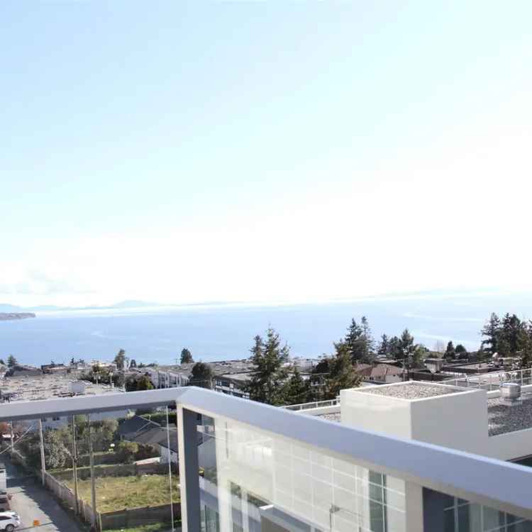 Ocean View Apartment in White Rock's Miramar Village