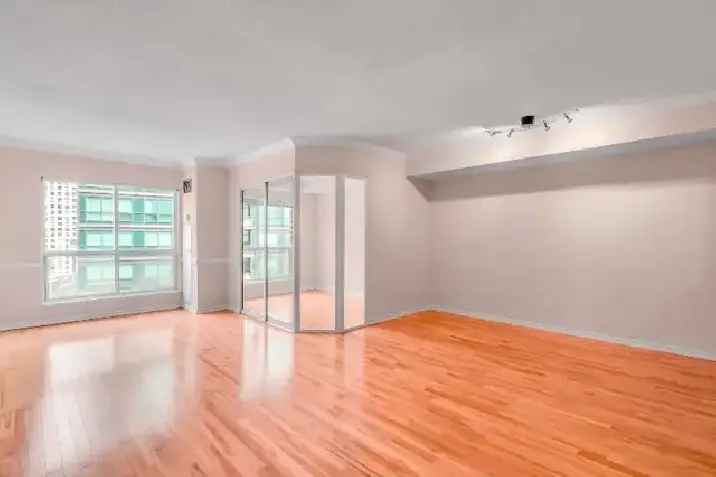 Toronto Condo For Sale // 2113 - 25 The Esplanade