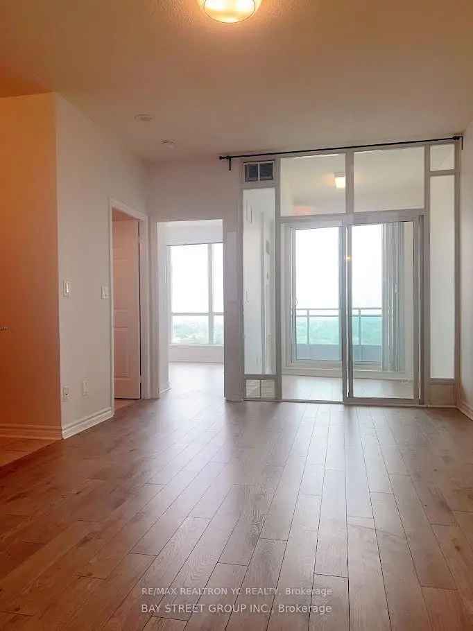 Condo For Rent in 18, Holmes Avenue, Toronto, Ontario