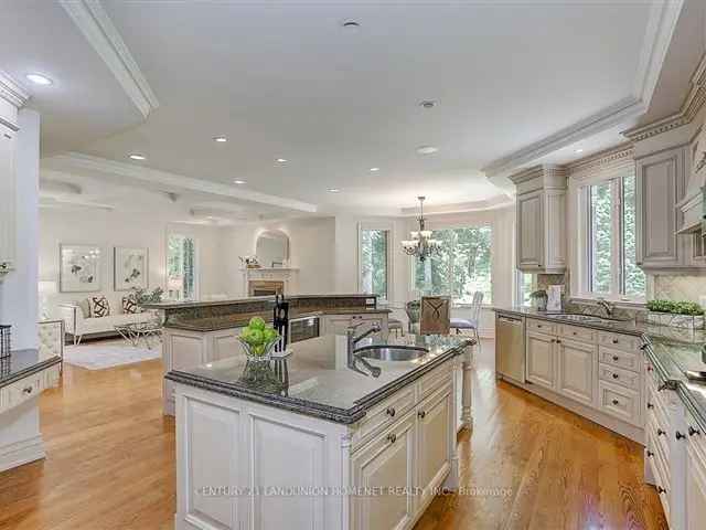 Luxury Home in Bel Air Drive Oakville