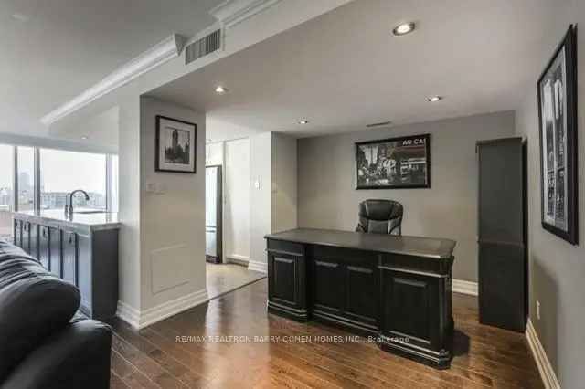 Condo For Rent in Aurora, Ontario