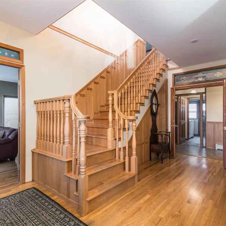 6 Bedroom House for Sale in Fort Langley