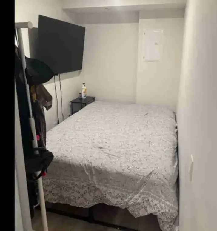 Room for Rent in Downtown Toronto with Luxurious Amenities