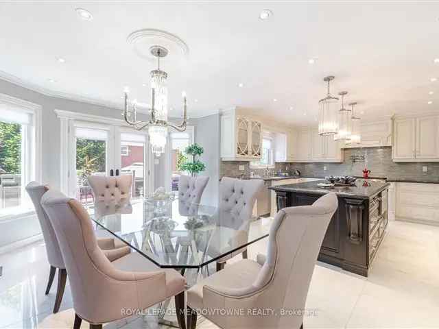 Luxury East Credit Home - Gourmet Kitchen, 4 Beds, Finished Basement