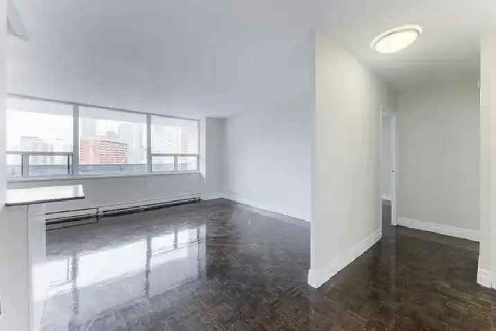 Rent 2 Bedroom Apartment in Toronto with Modern Amenities