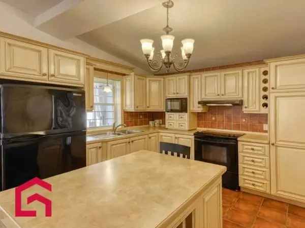 Bungalow for Sale Laurentides 3 Bedrooms Lake View