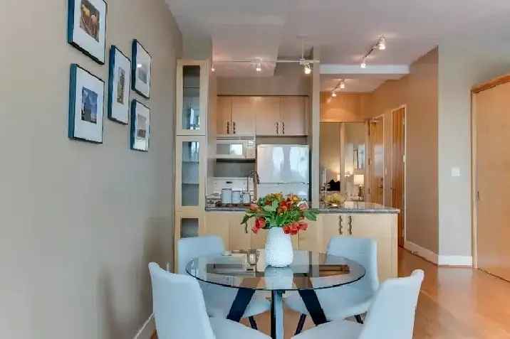 Bayview and Eglinton Loft 1 Bed 1 Bath 700 sq/ft Condo for Rent