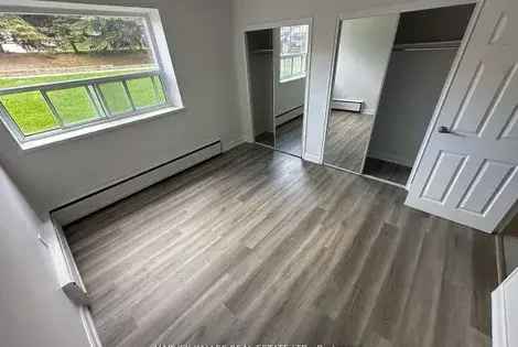 1 room house of 305 m² in Toronto