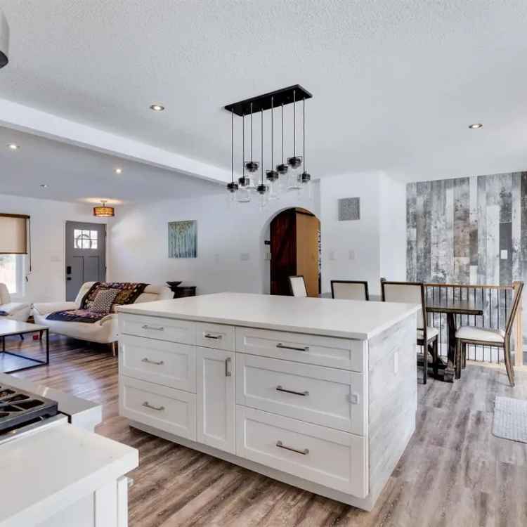10.5 Acres Farmhouse 5 Bed 2 Bath High End Finishes