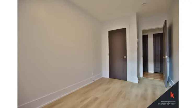 Outremont Modern Condo Near Sanctuary 3BR