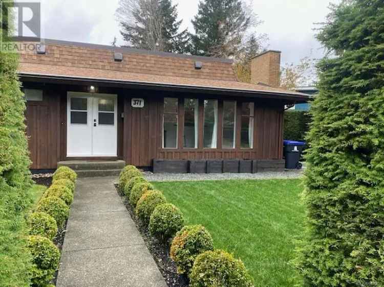 Charming Rancher in Comox BC 3 Bed 2 Bath 1638 sq ft