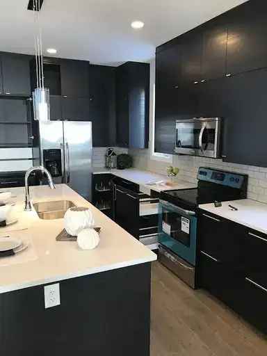 2400 sq ft Family Home 4 Bed 3 Bath Near River Valley
