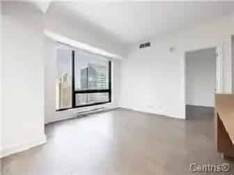 Downtown Condo near Bell Centre 2BR Balcony Parking Locker