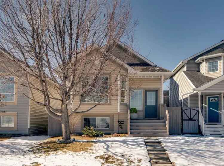 House For Sale in Calgary, Alberta