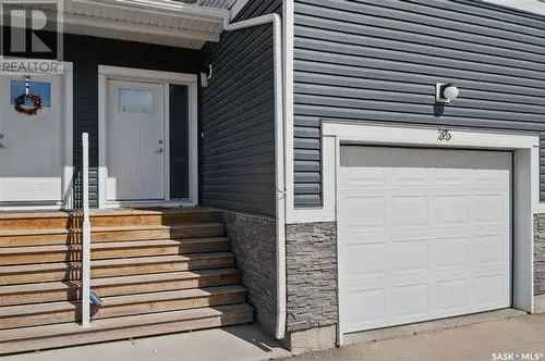 4 Bedroom Townhouse in Evergreen Saskatoon