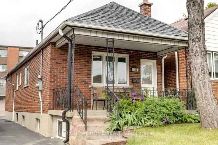 House For Sale in 134, Locksley Avenue, Toronto, Ontario