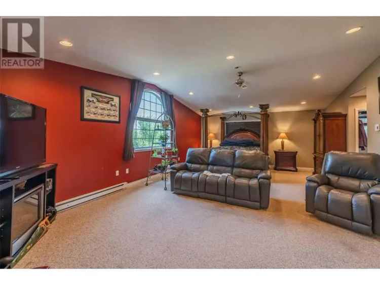 Summerland Family Home with In-Law Suite and Large Garage