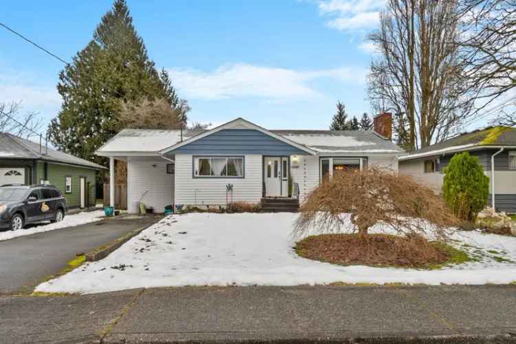 Maple Ridge Family Home Garden Oasis Updated Roof and Floors