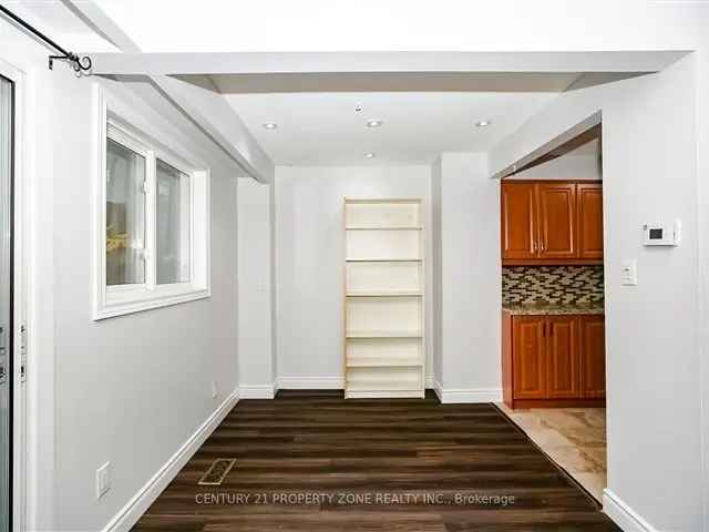 Townhouse For Sale in Mississauga, Ontario