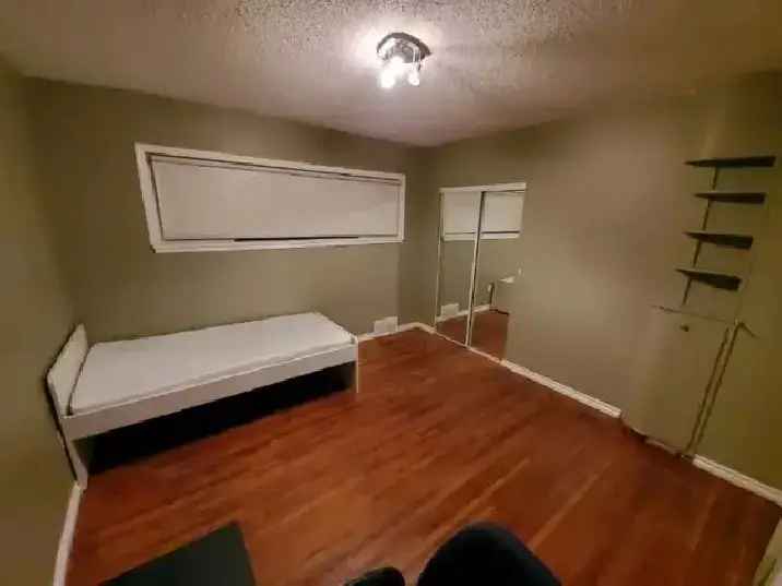 Room for rent near University of Albert