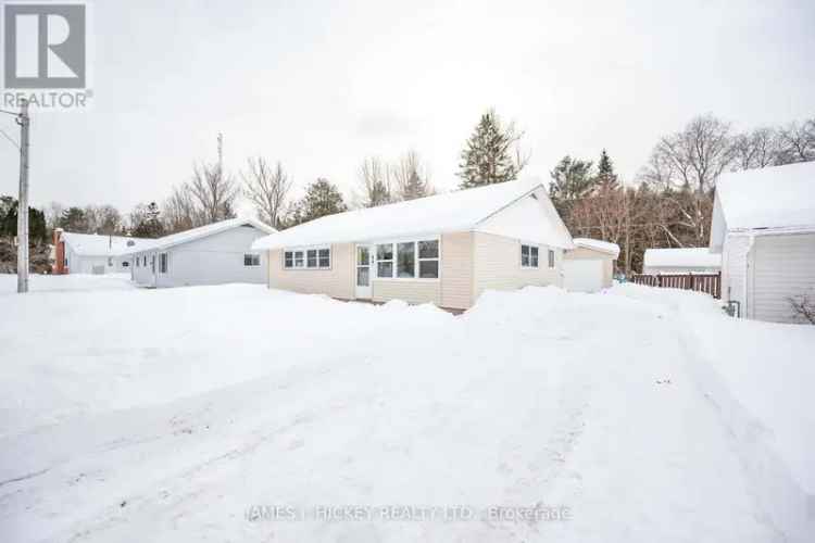 3-Bedroom Renovated Bungalow Near Hospital Beach Shopping Ski Trails