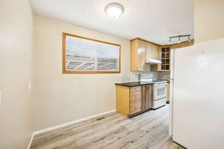 House For Sale in Calgary, Alberta