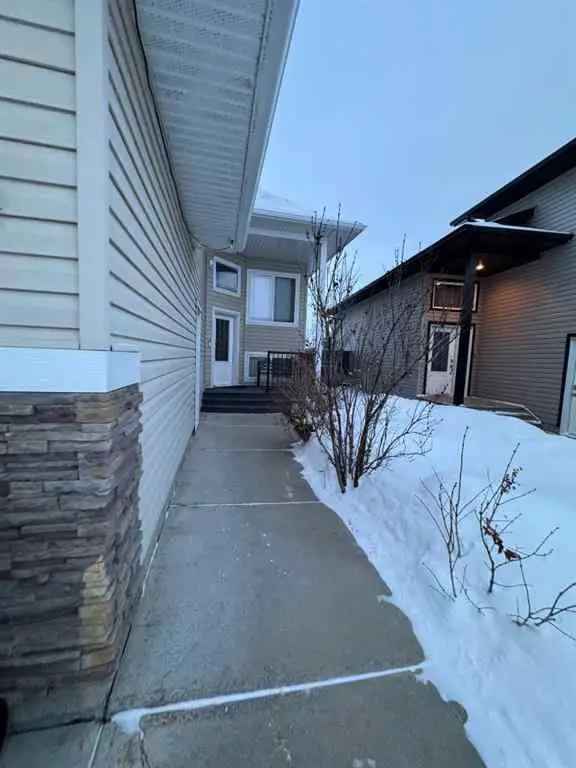 House For Rent in Fort Saskatchewan, Alberta