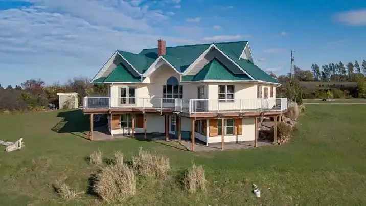 Waterfront Home for Sale with 6 Bedrooms on PEI Northshore